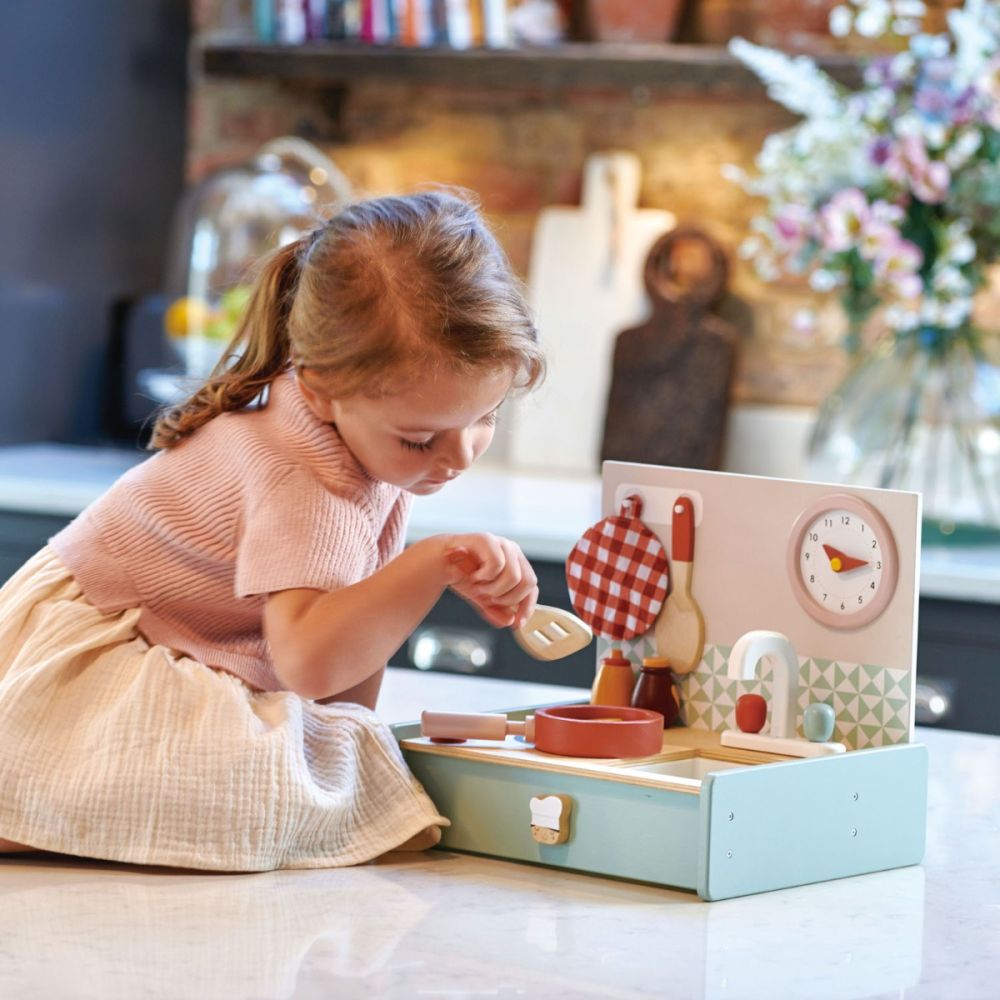 Set de joaca, Chicineta din lemn, Mini Chef Kitchenette, Tender Leaf Toys, 11 piese