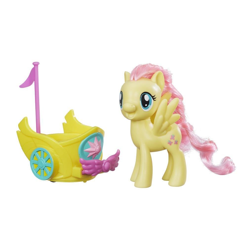 Figurina My Little Pony Friendship si Magic - Fluttershy si sareta regala