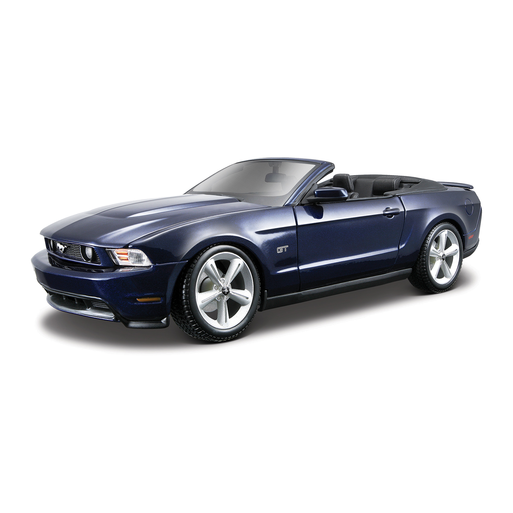 masinuta maisto ford mustang gt decapotabila 2010 1:18